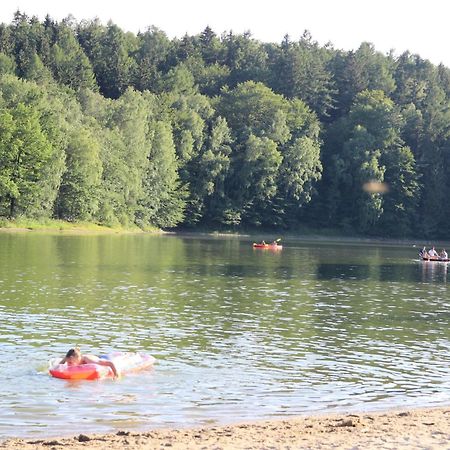 Domki Nad Jeziorem W Karlowicach Karlowice Bagian luar foto