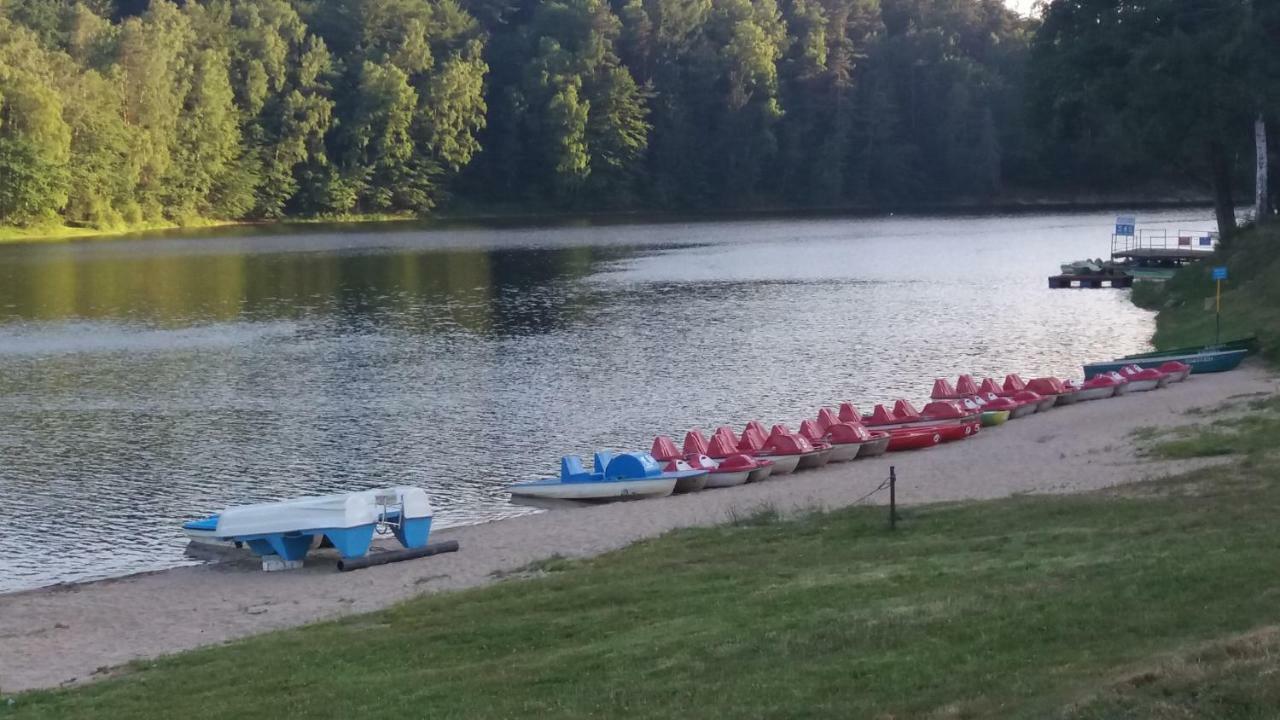 Domki Nad Jeziorem W Karlowicach Karlowice Bagian luar foto