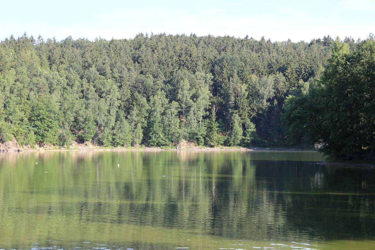 Domki Nad Jeziorem W Karlowicach Karlowice Bagian luar foto