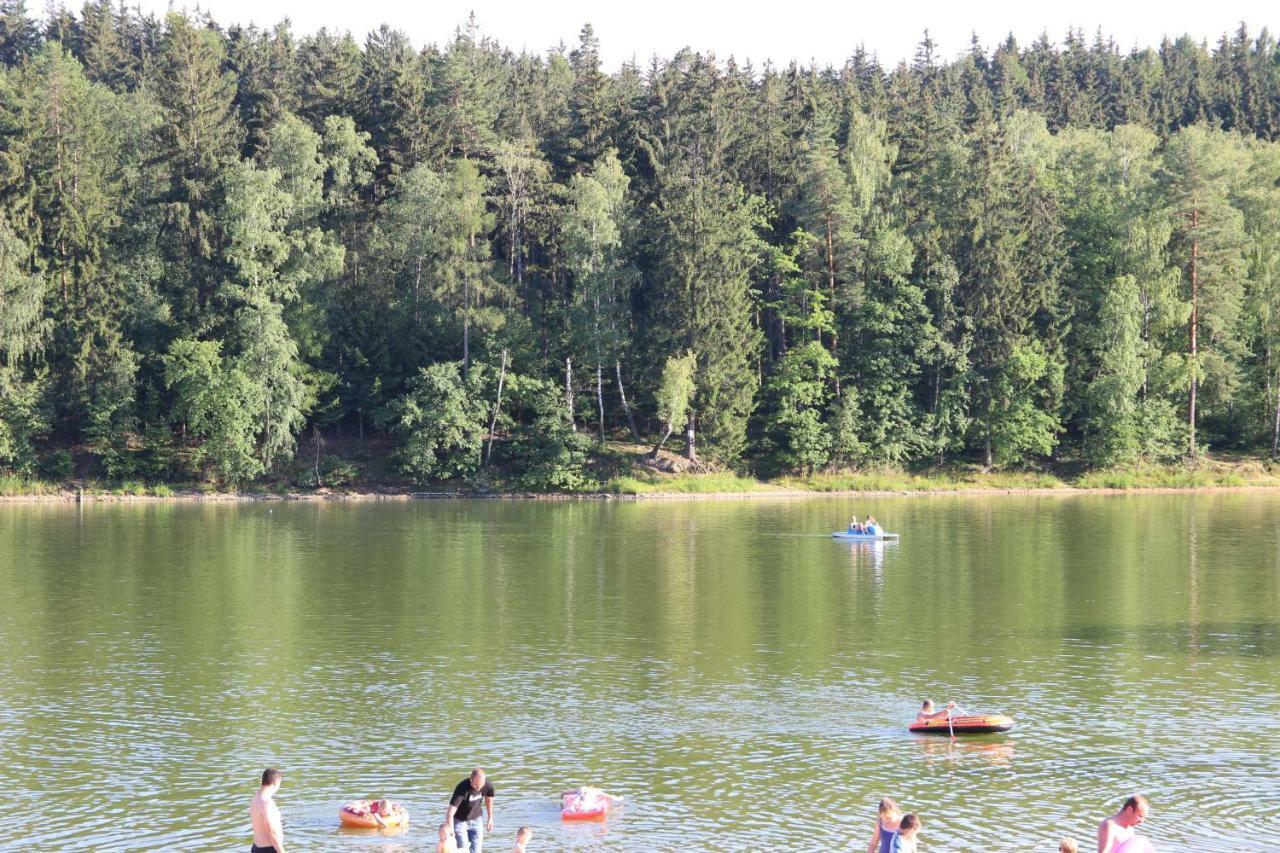 Domki Nad Jeziorem W Karlowicach Karlowice Bagian luar foto