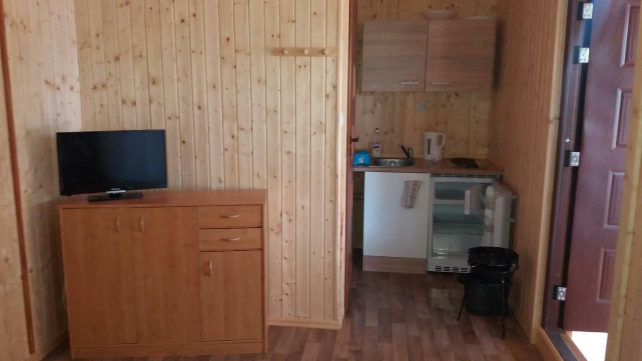Domki Nad Jeziorem W Karlowicach Karlowice Bagian luar foto