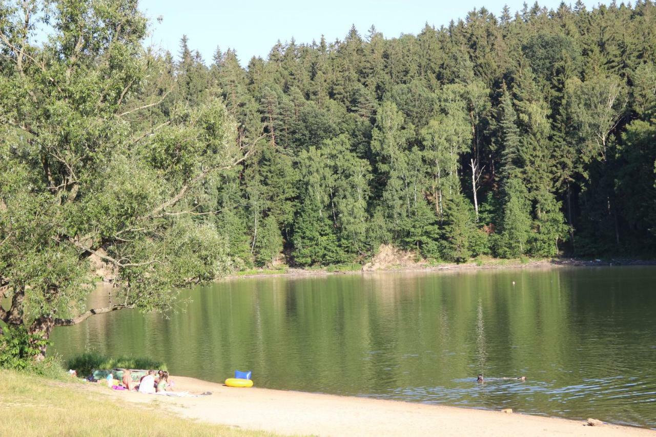Domki Nad Jeziorem W Karlowicach Karlowice Bagian luar foto
