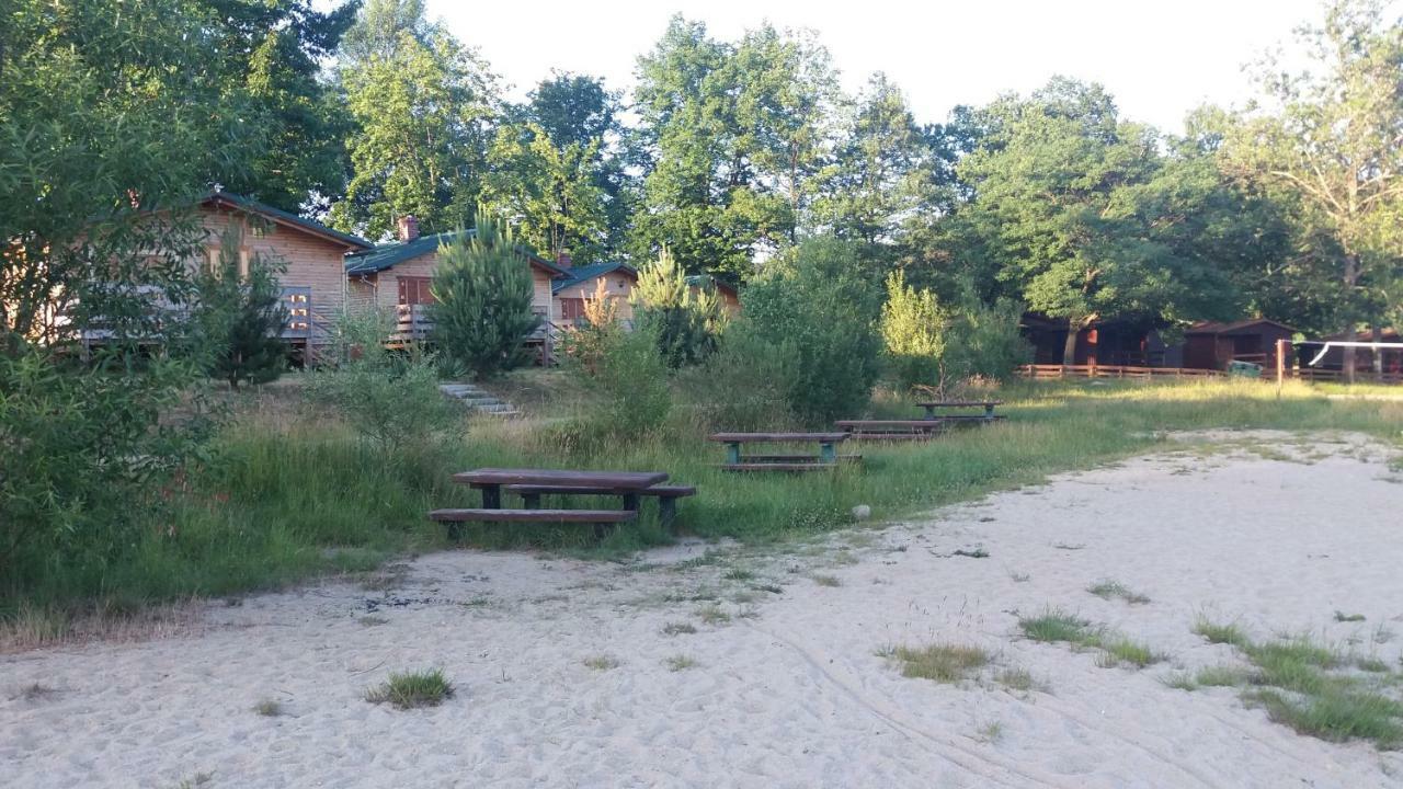 Domki Nad Jeziorem W Karlowicach Karlowice Bagian luar foto