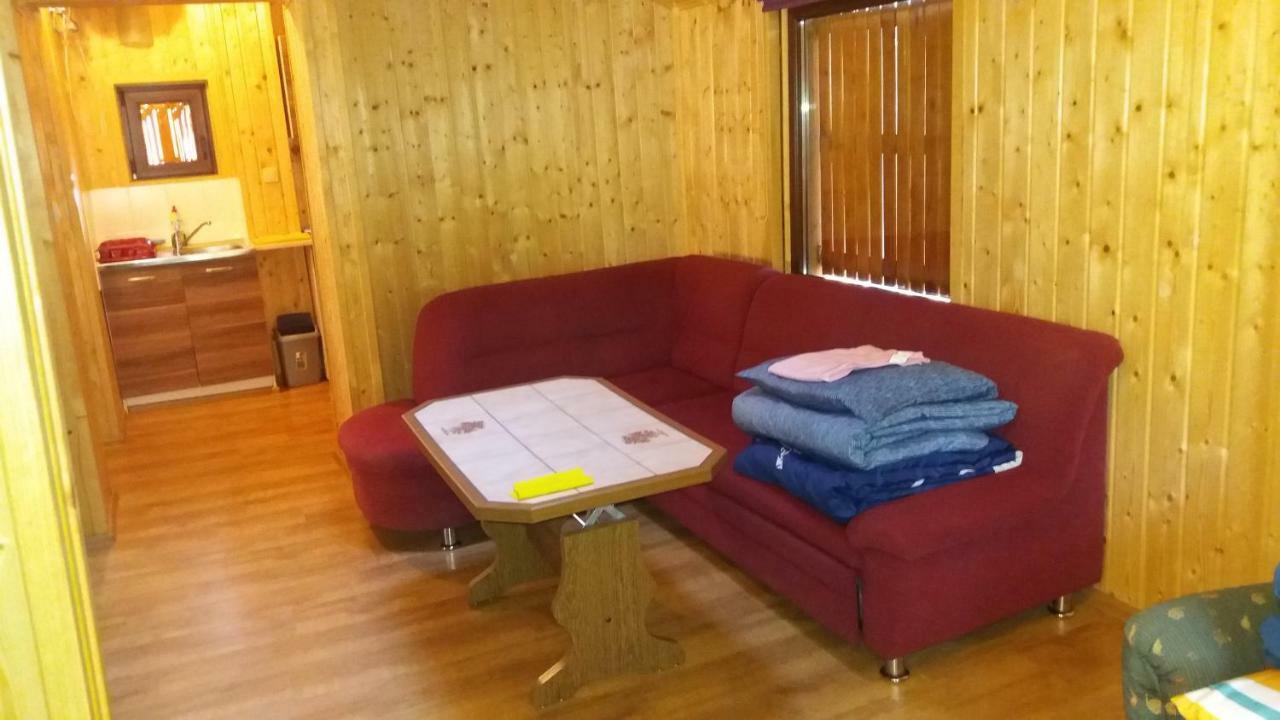 Domki Nad Jeziorem W Karlowicach Karlowice Bagian luar foto
